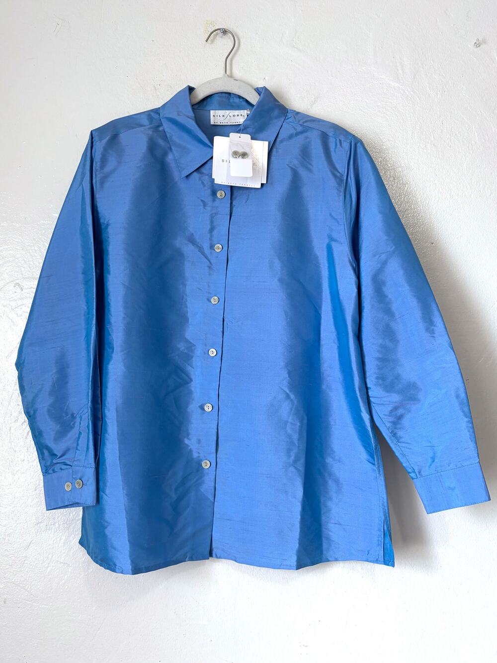 Vintage NWT Silk Lore 100% Silk Iridescent Blue Shirt Size M